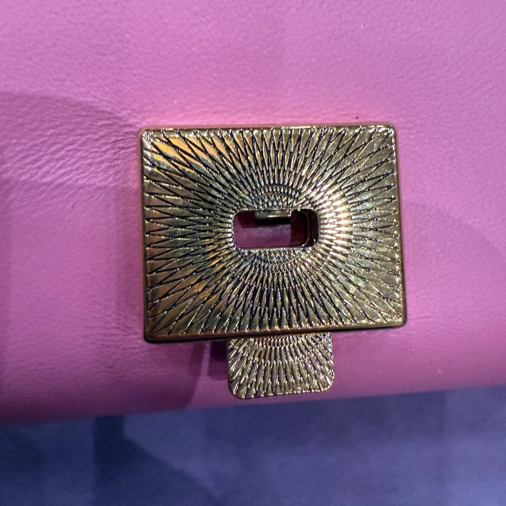 D&G Pink Quilted Crossbody Bag with Gold Chain - Picture 5 of 9
